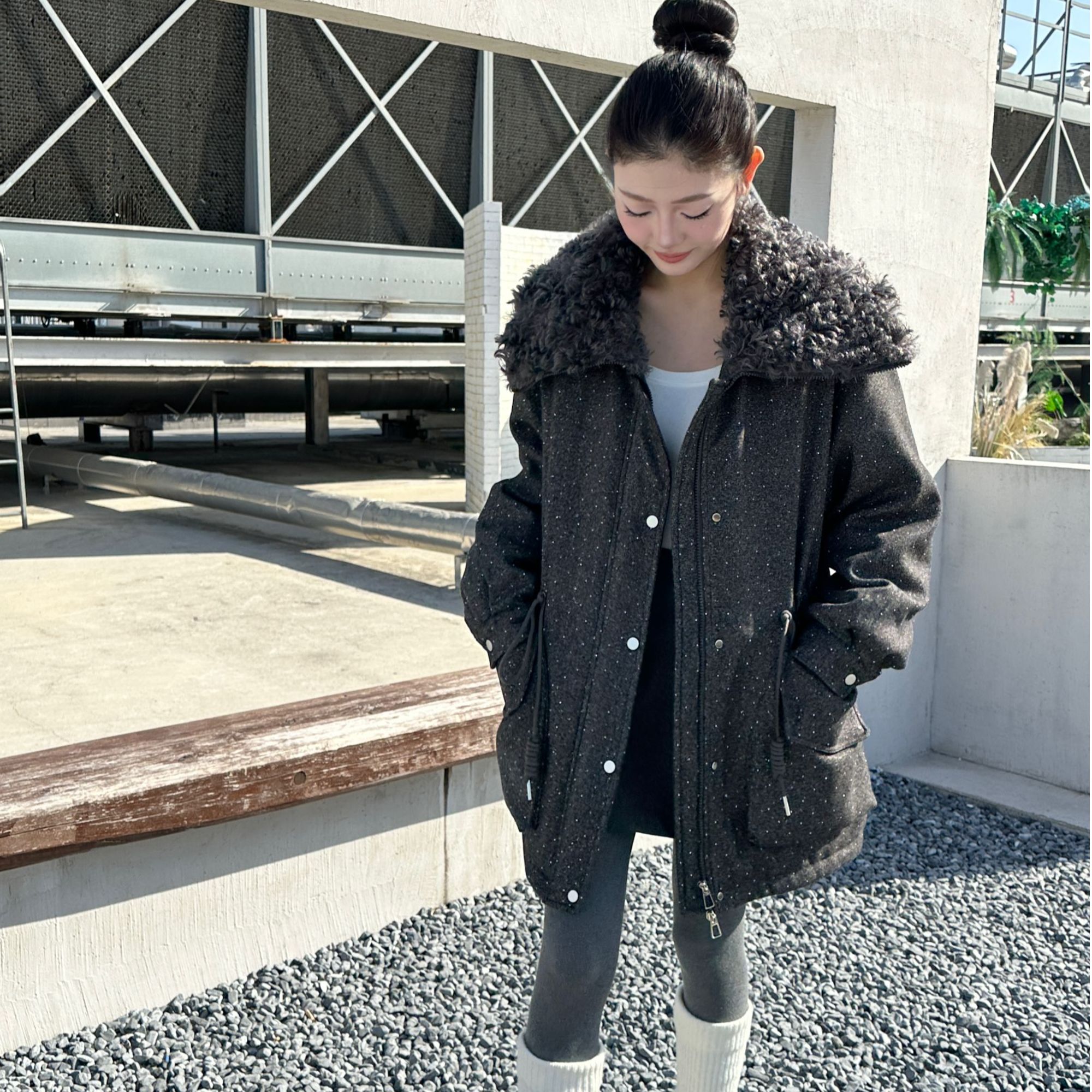 【合肥欢欢】“梦幻星辰”宽松休闲大毛领烫钻中长款羽绒外套女58951