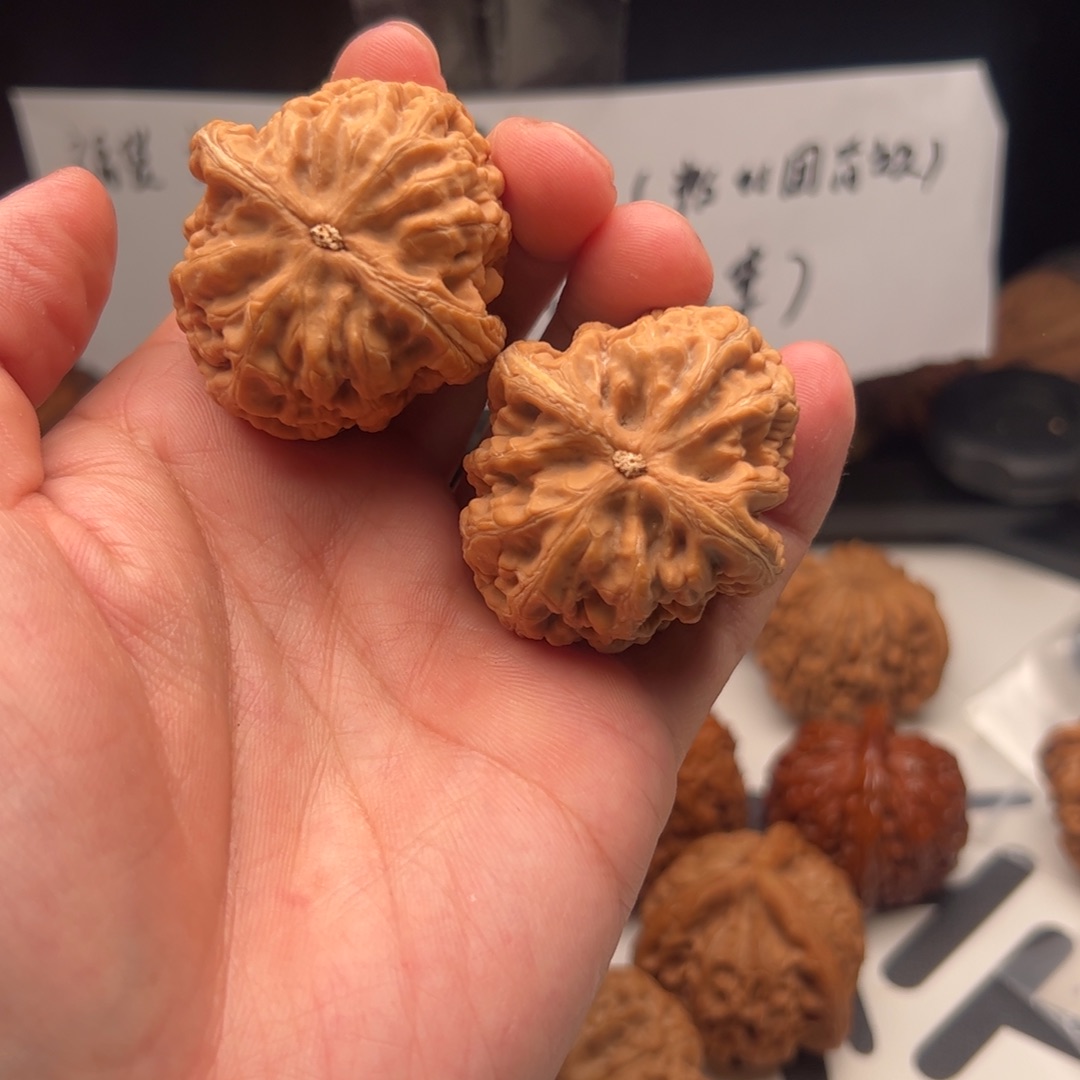 把件文玩核桃红锦鲤43文玩核桃