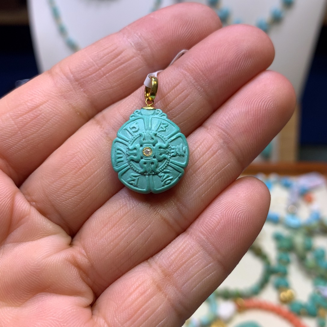 绿松石18K金镶嵌挂件