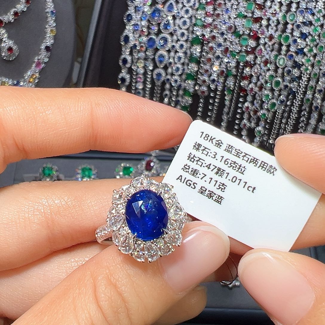 蓝宝石戒指18K金镶嵌定金2万