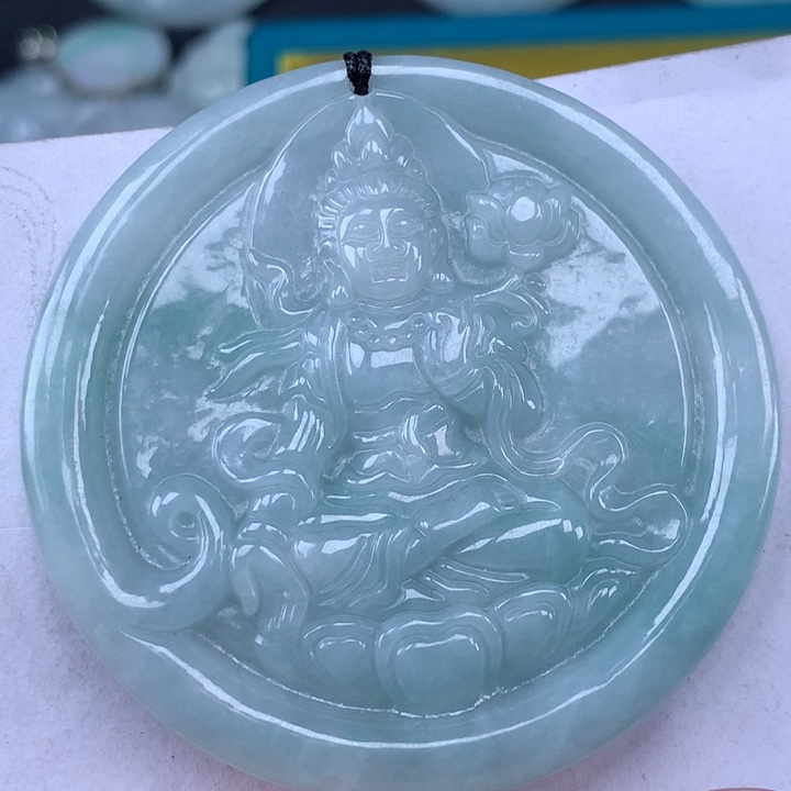 颈饰未镶嵌翡翠大势至