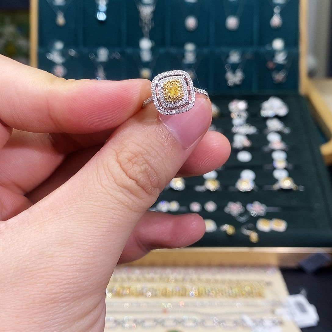 钻石戒指/指环18K金镶嵌戒指