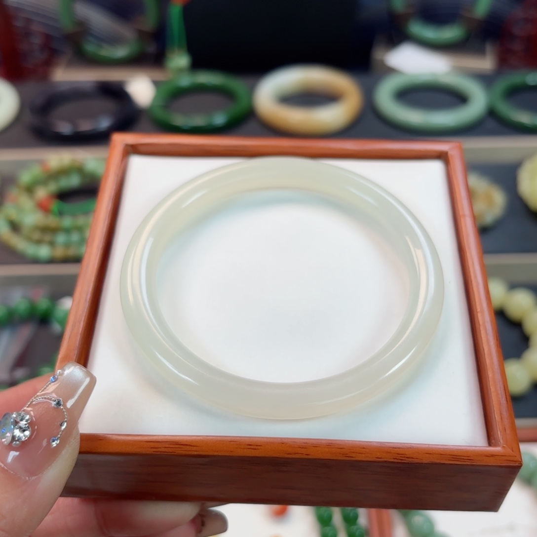 和田玉手镯61未镶嵌蟹*语