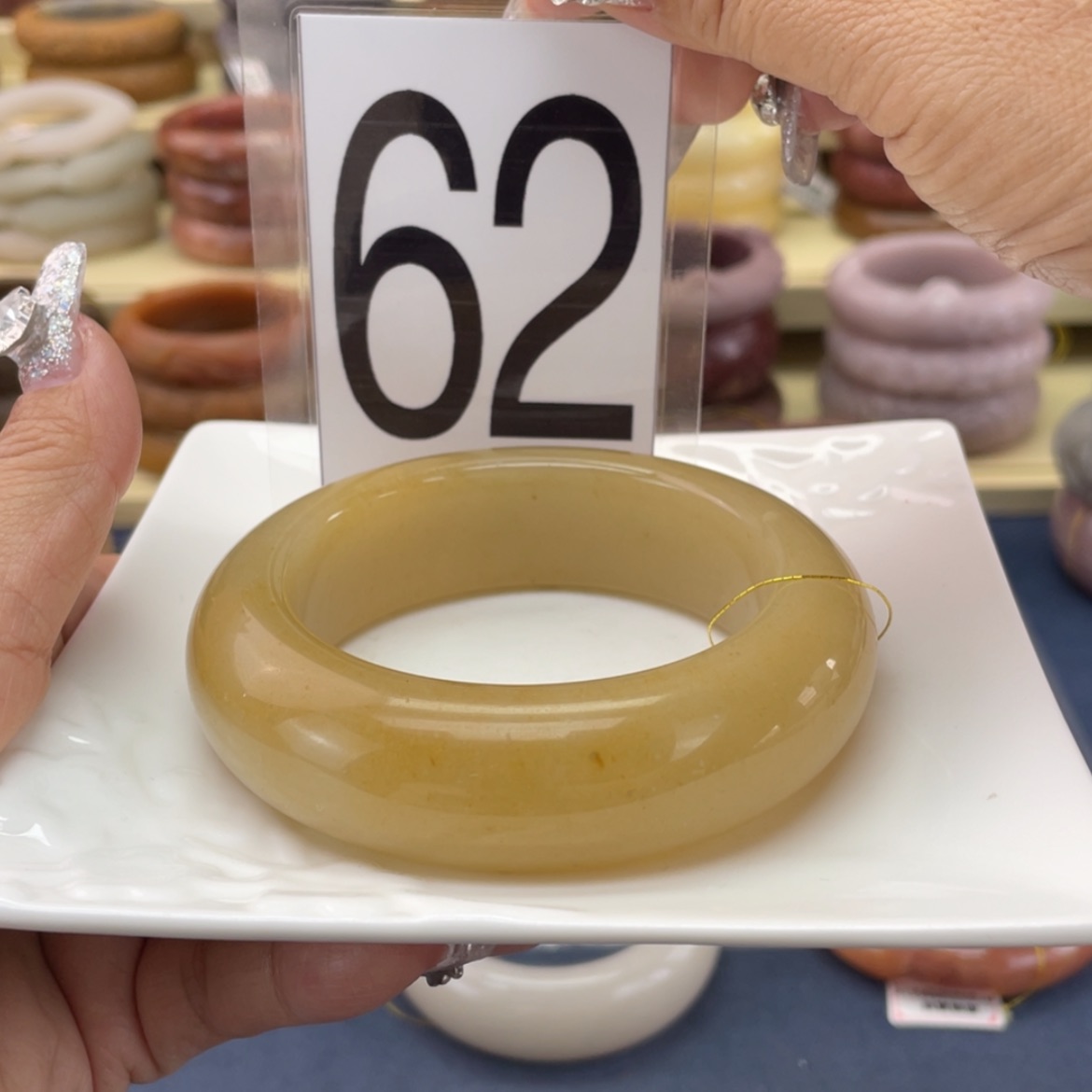 【闪购商品】石英质玉未镶嵌手镯