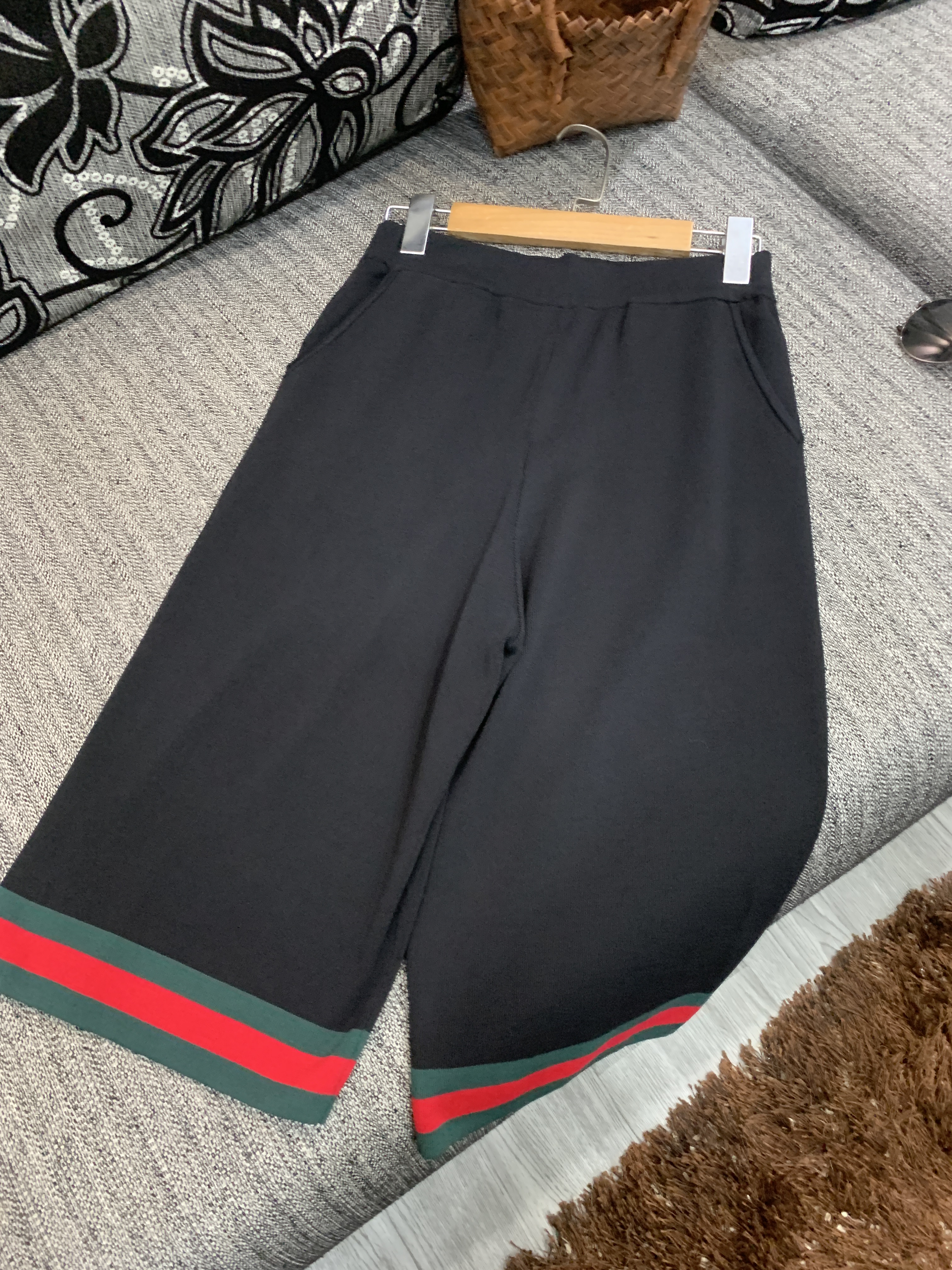 1011 祺欣家 时尚撞色简约风百搭宽松显瘦休闲针织六分裤