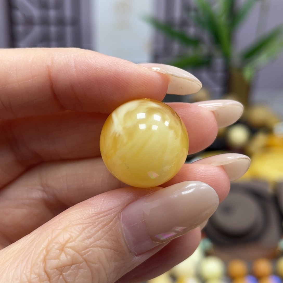 琥珀裸石未镶嵌17.2mm微瑕