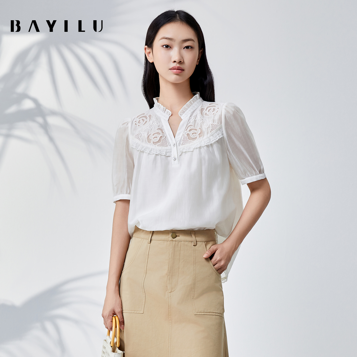 【云云】芭依璐夏季衬衫女镂空莱赛尔显瘦上衣90C1016
