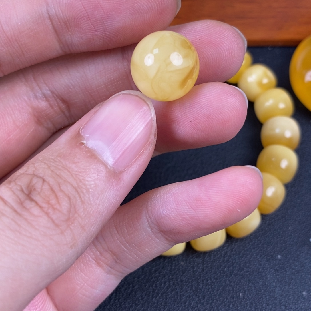 琥珀未镶嵌裸石微瑕82