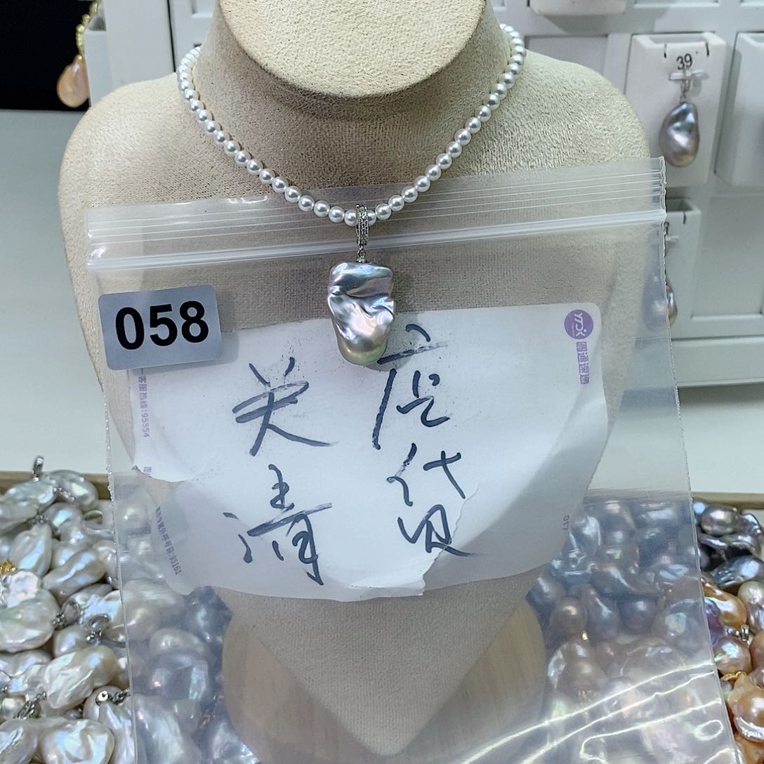 淡水珍珠颈饰合金
