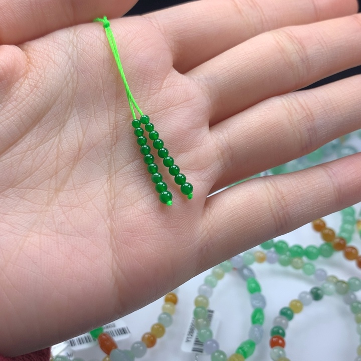 翡翠手镯未镶嵌卡