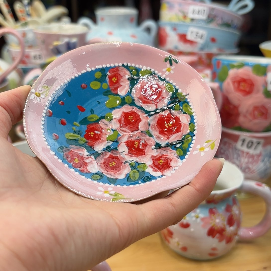 瓷片兔兔盖茨。兔兔