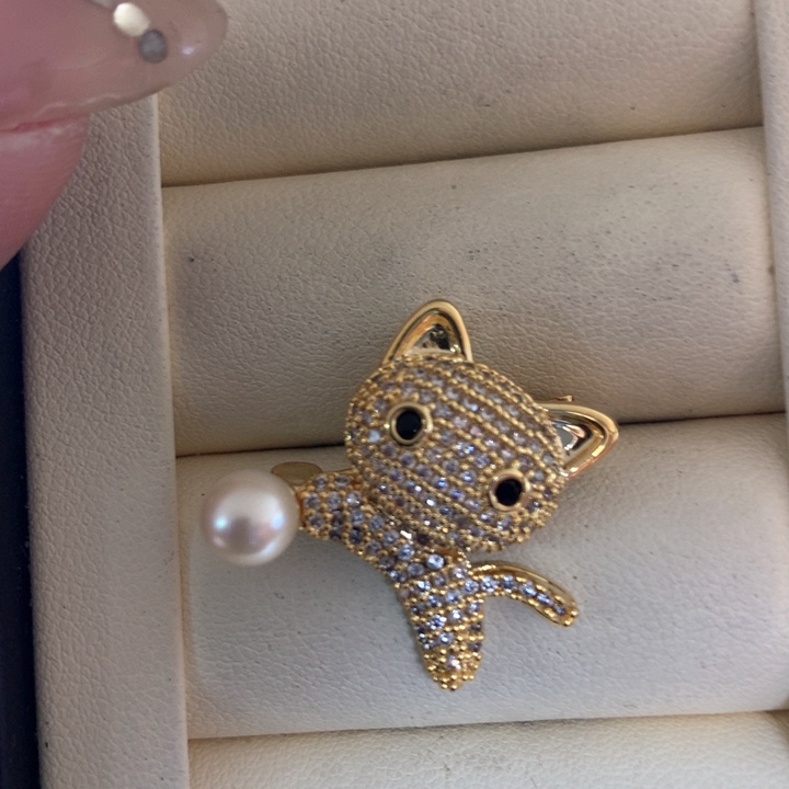 未镶嵌胸饰海水珍珠