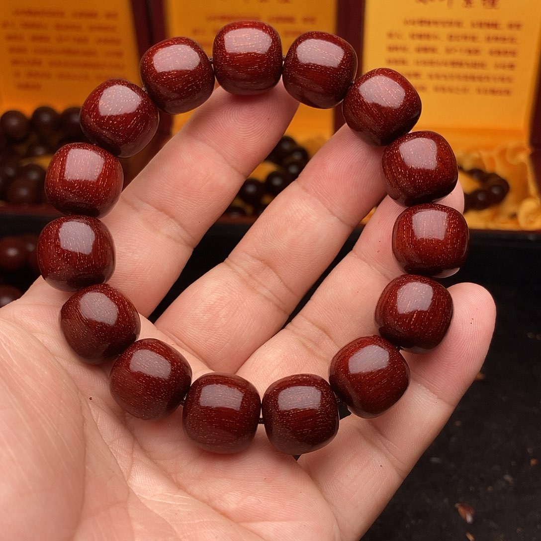 木印尼金星紫檀1.5老邢鸡血红老料泥料爆满真金星