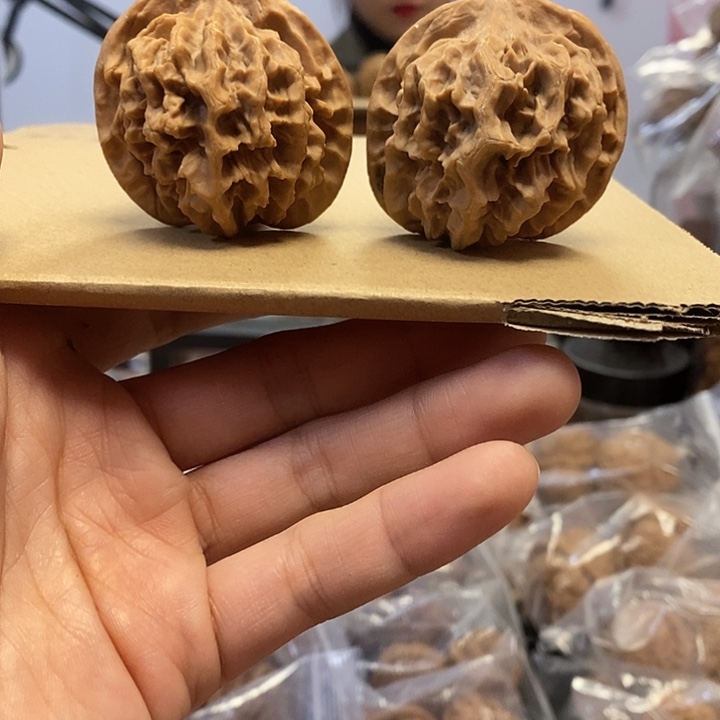 文玩核桃把件46.5龙鳞