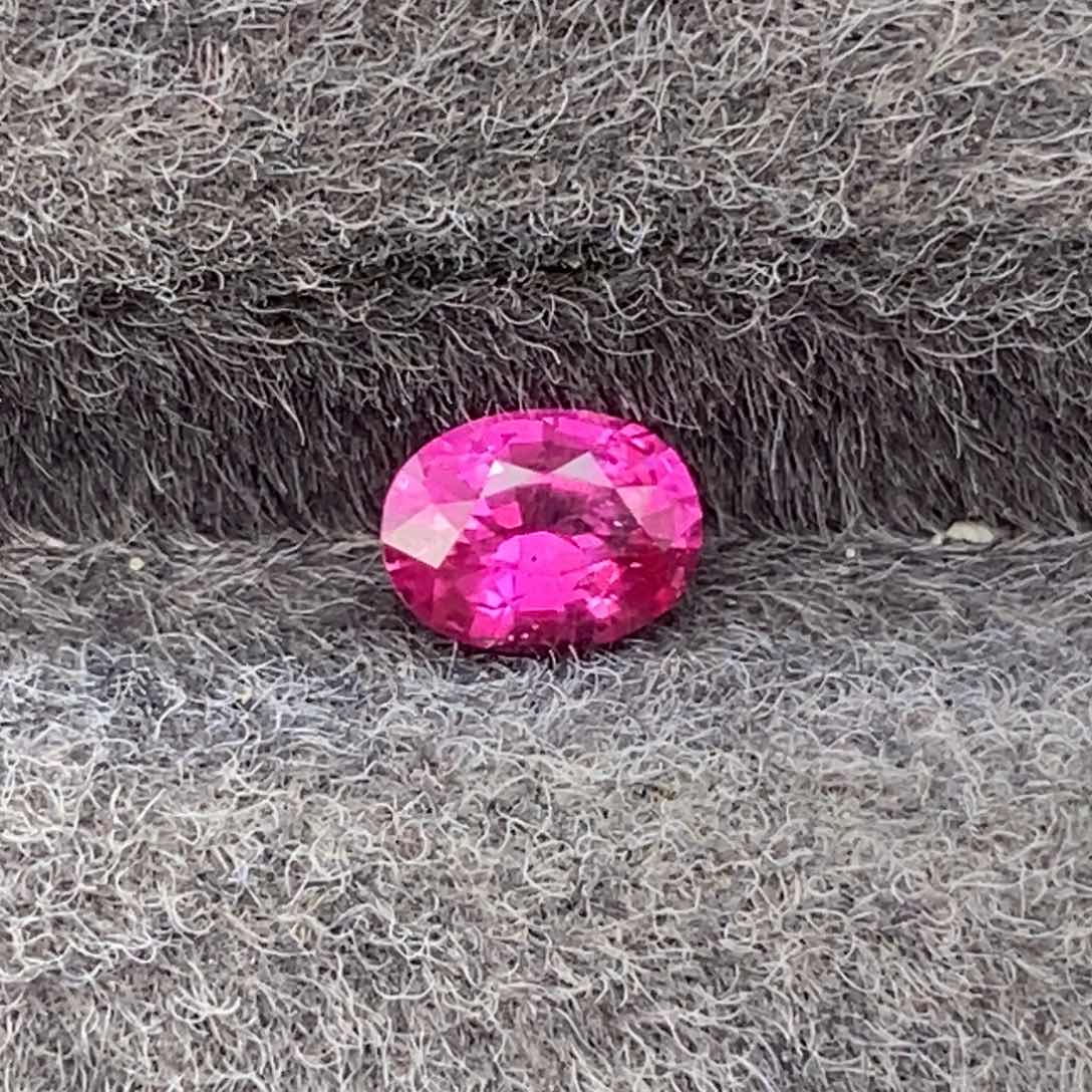 蓝宝石裸石未镶嵌0.52克拉无烧粉蓝宝
