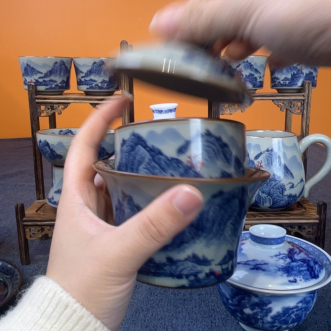 提***苏景德镇釉里红盖碗加主人杯