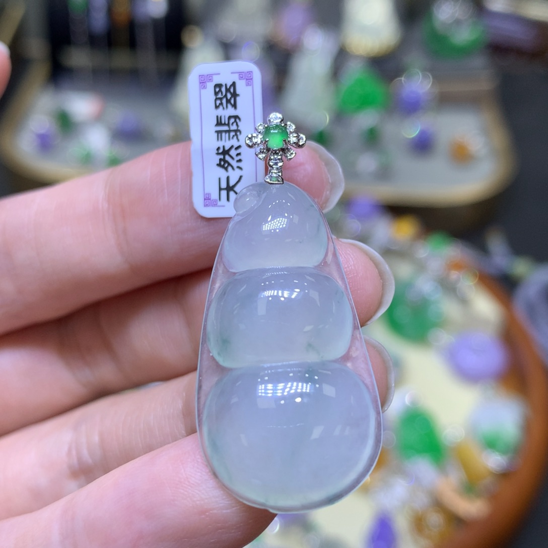 翡翠颈饰18K金镶嵌翡翠吊坠项链