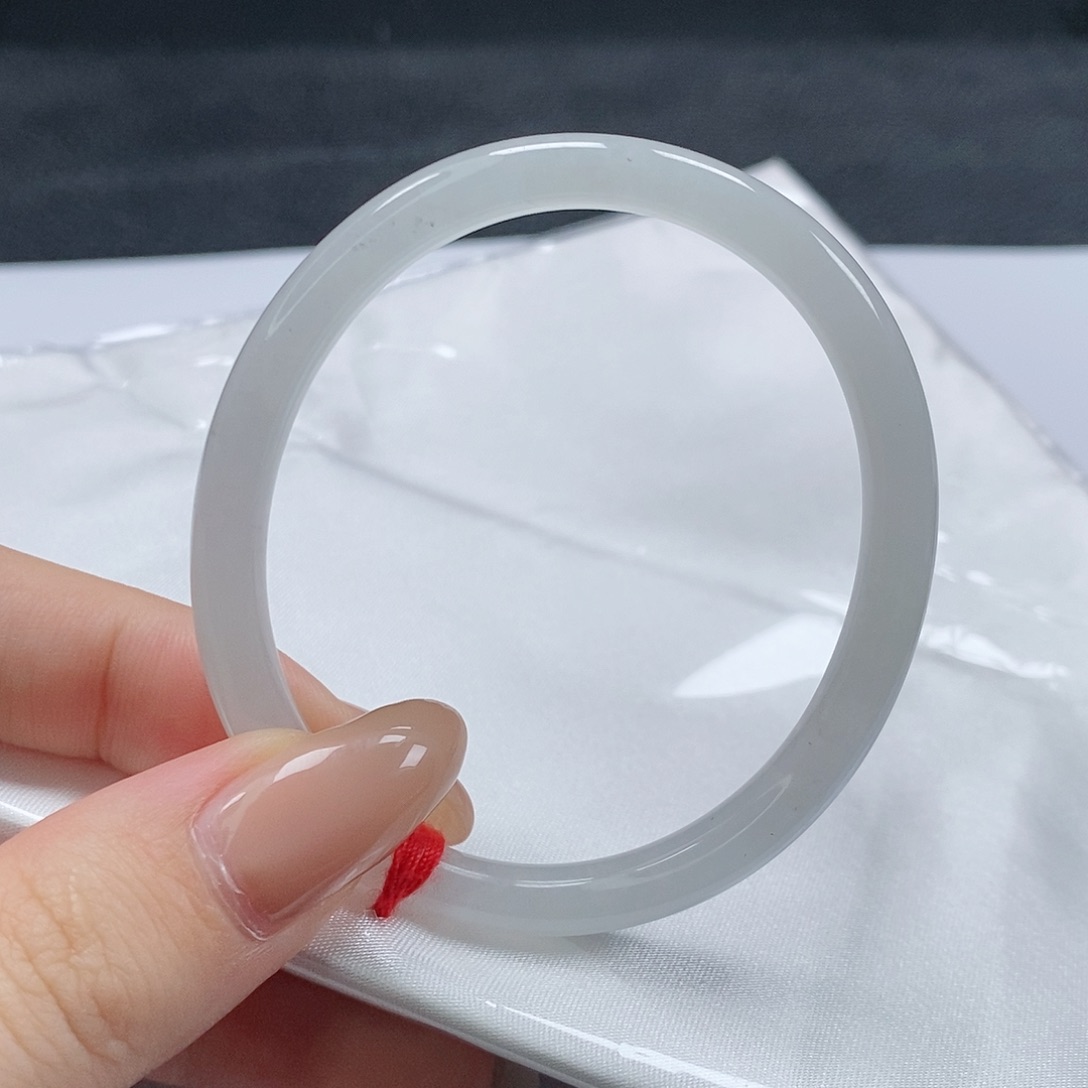 【闪购商品】翡翠手镯（贵妃镯）未镶嵌334号