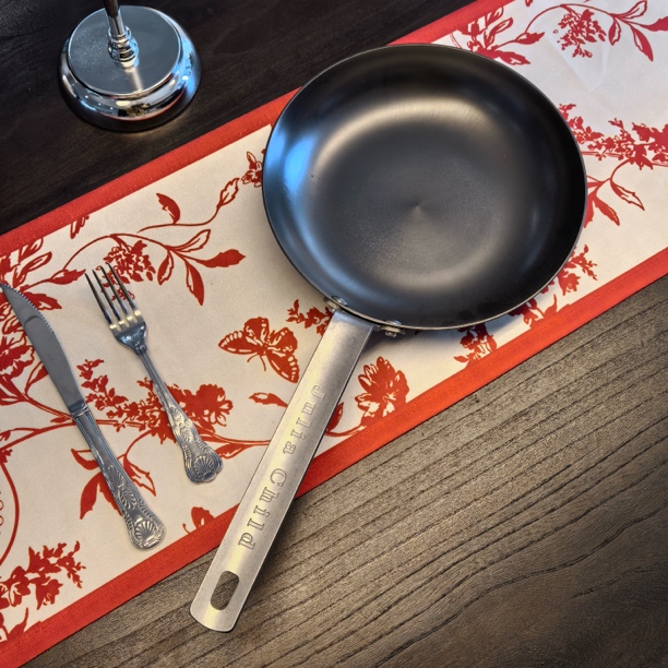 出欧美 精铸铁 24cm煎锅 高约4cm