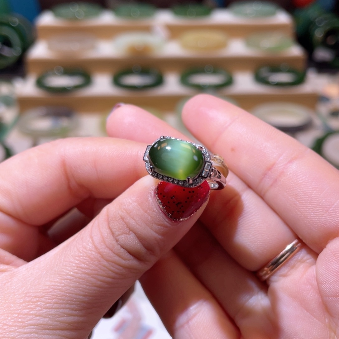 和田玉高品绿猫戒指银S925镶嵌