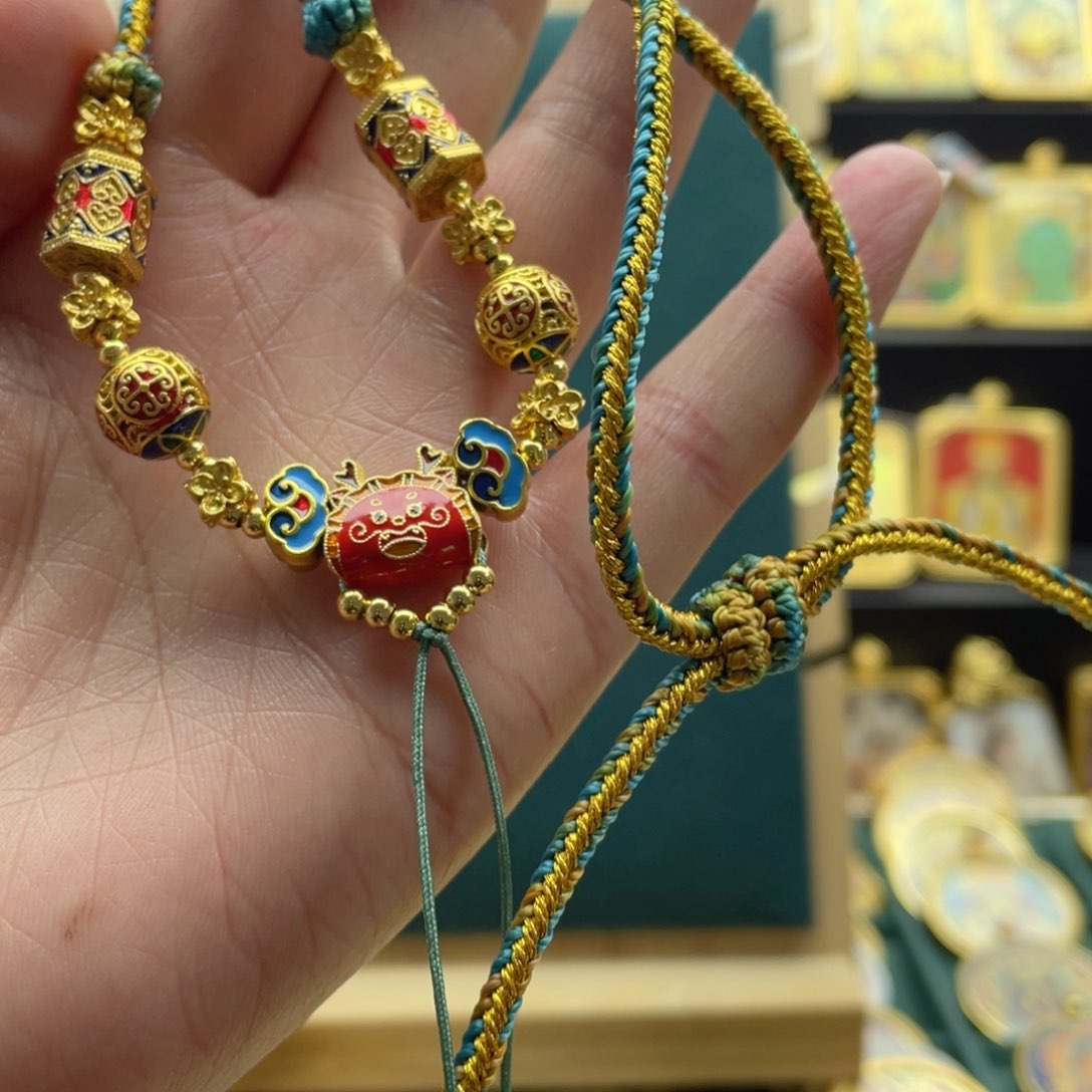 吊坠卜***贝唐卡等多种形式进行的艺术