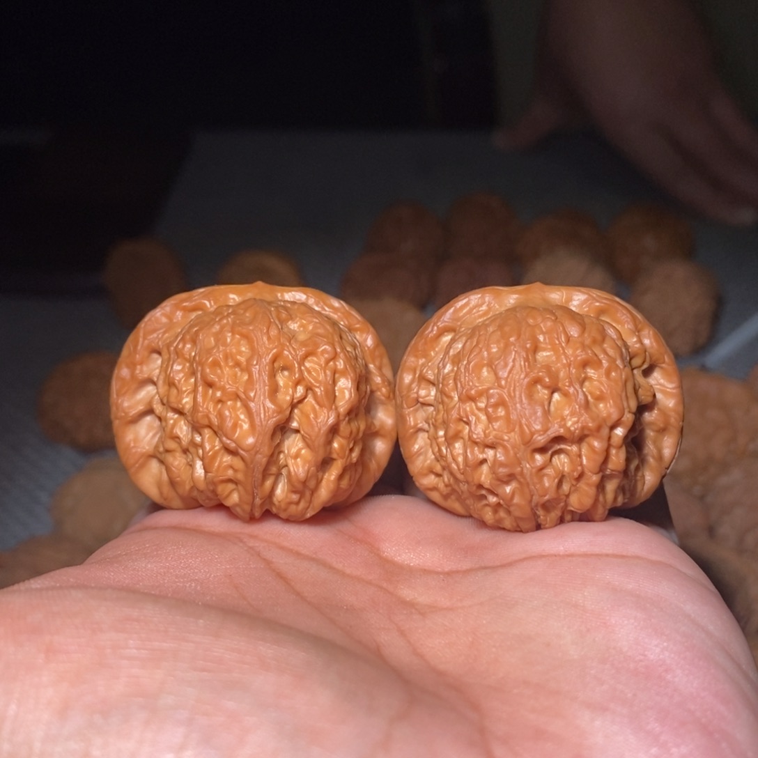 贰***弟吊坠桃核42尺血麒麟