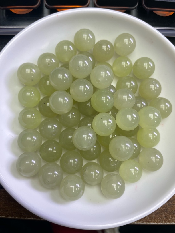 天然珠宝玉石 和田玉晴水Y1453   卡12mm  20颗（赠弹力绳）