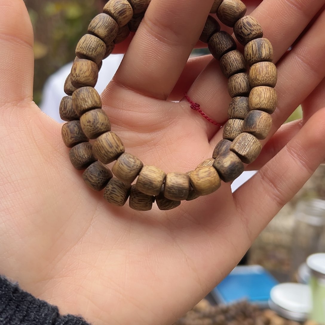 沉香手串蔚**生金沙叶卡8，6克多样性发货一条