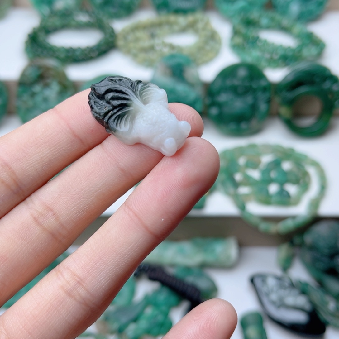 独山玉挂件未镶嵌