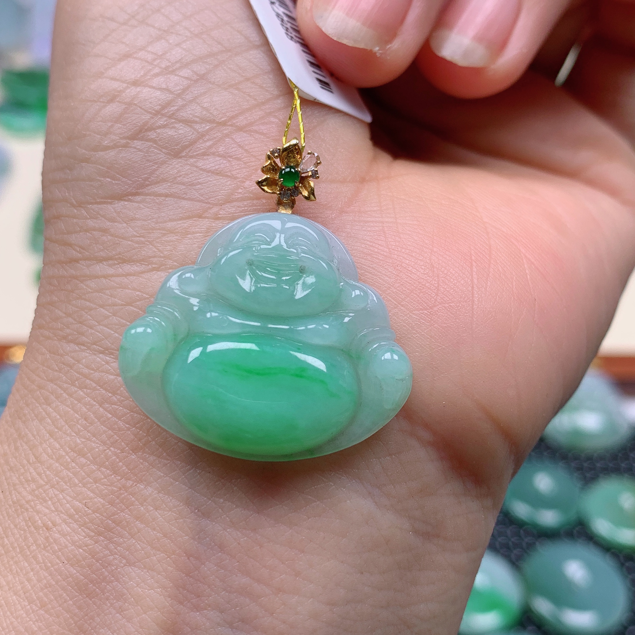 缅甸天然A货翡翠，飘绿佛公，编号13/603，尺寸23.5-27.2-5.3