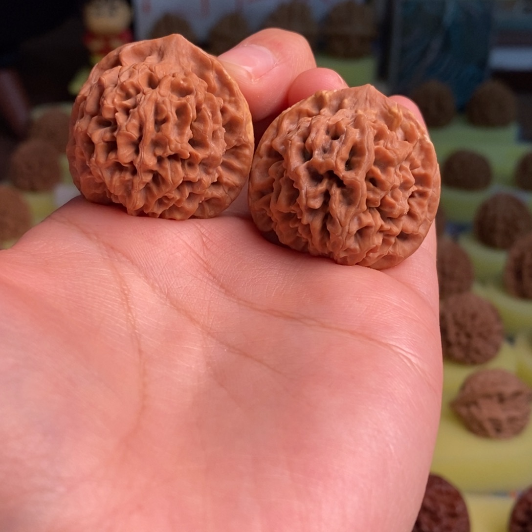 核桃秦岭闷尖狮子头33瑕疵