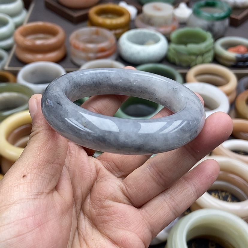 【闪购商品】石英质玉手镯54未镶嵌