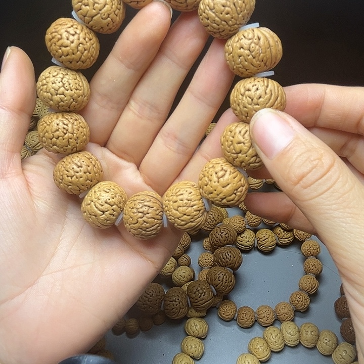 半***欢吊坠桃核桃核手串