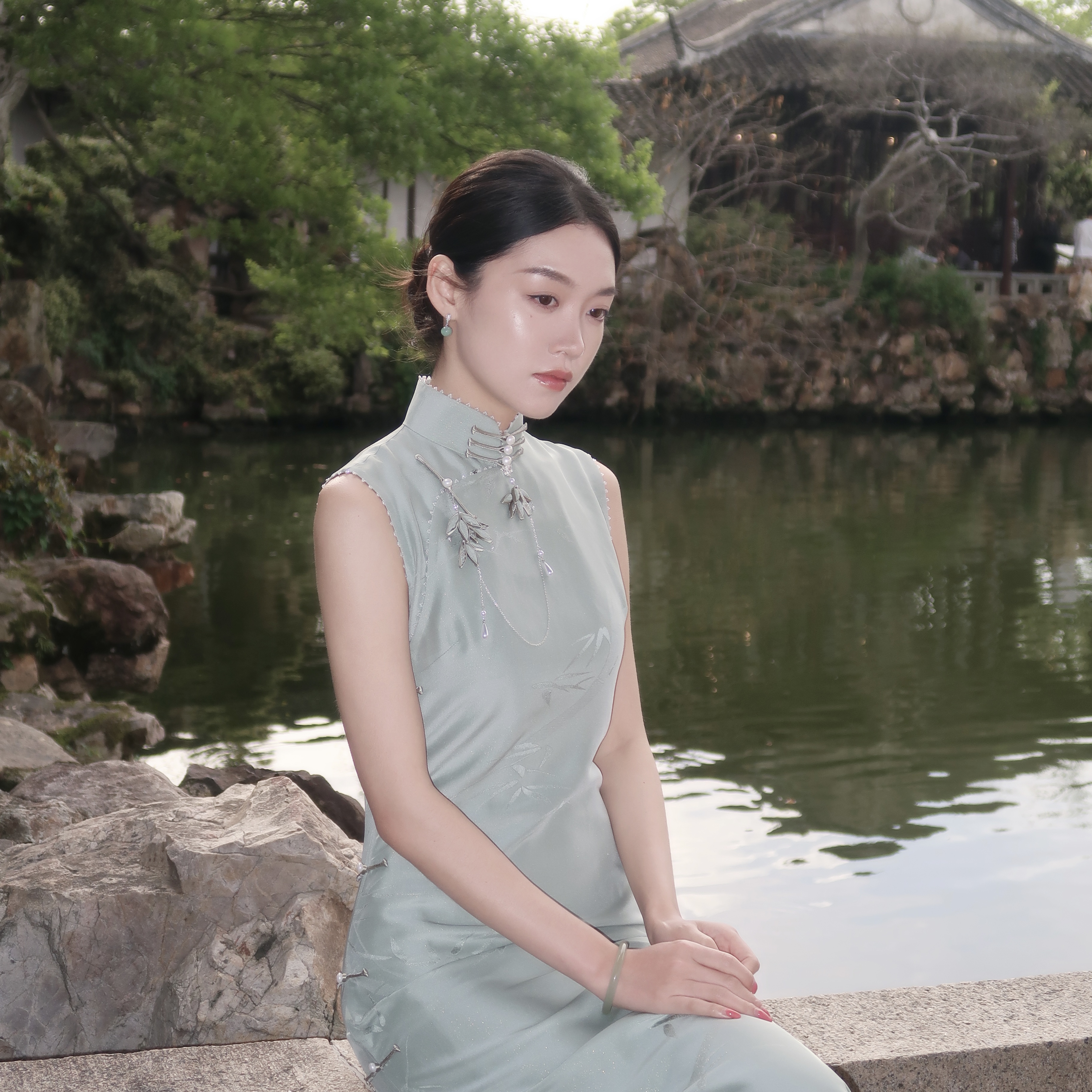 双花序「青竹漱玉」带花扣彩通正绢手工盘扣竹影提花无袖古法旗袍