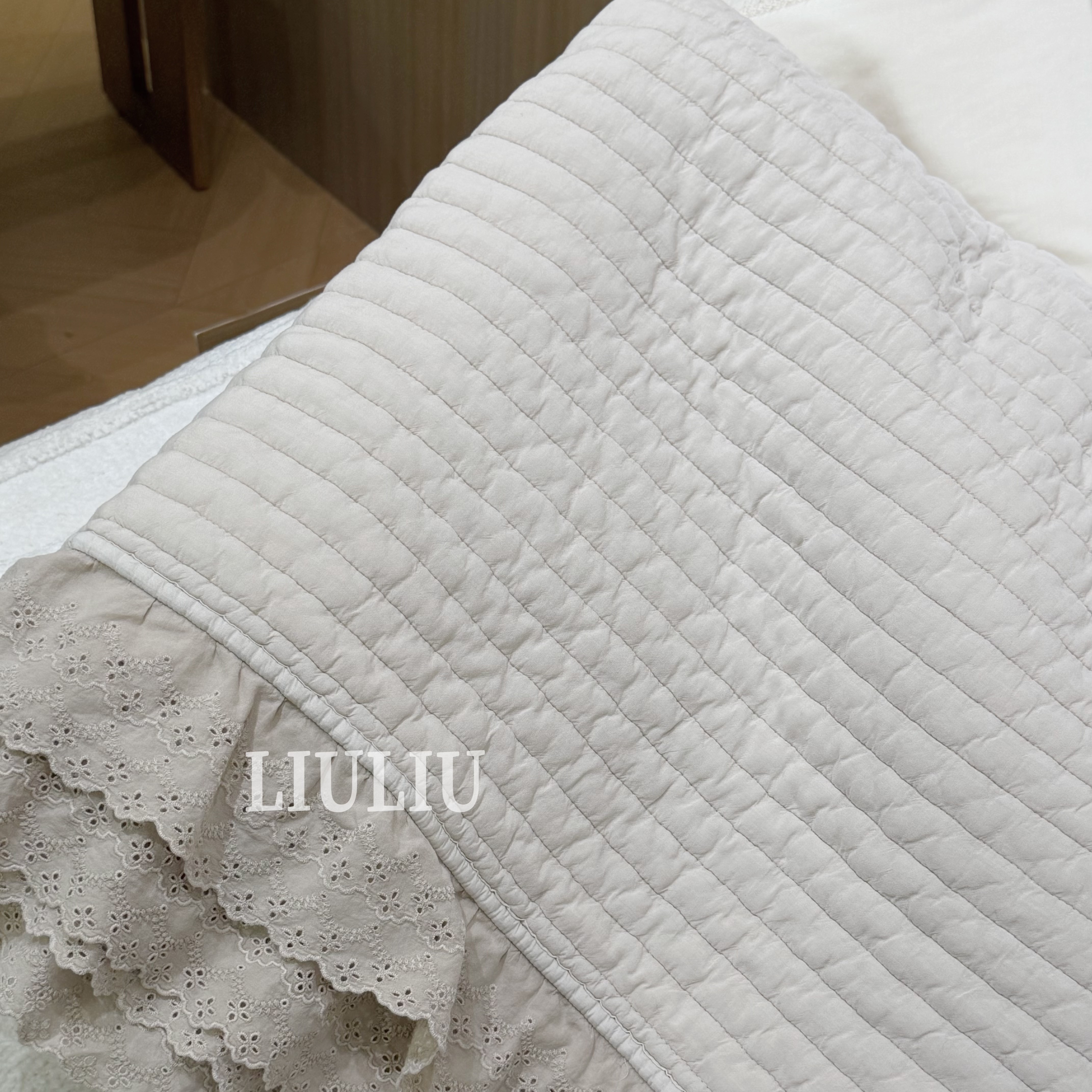 LIULIU 泡菜 花边舒服必入 床盖 (NO退)