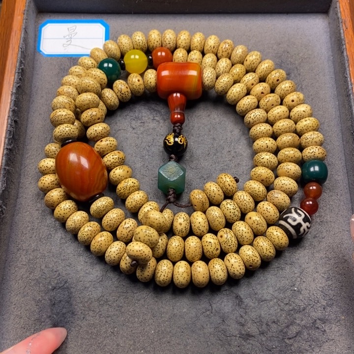 星月菩提吊坠菩提