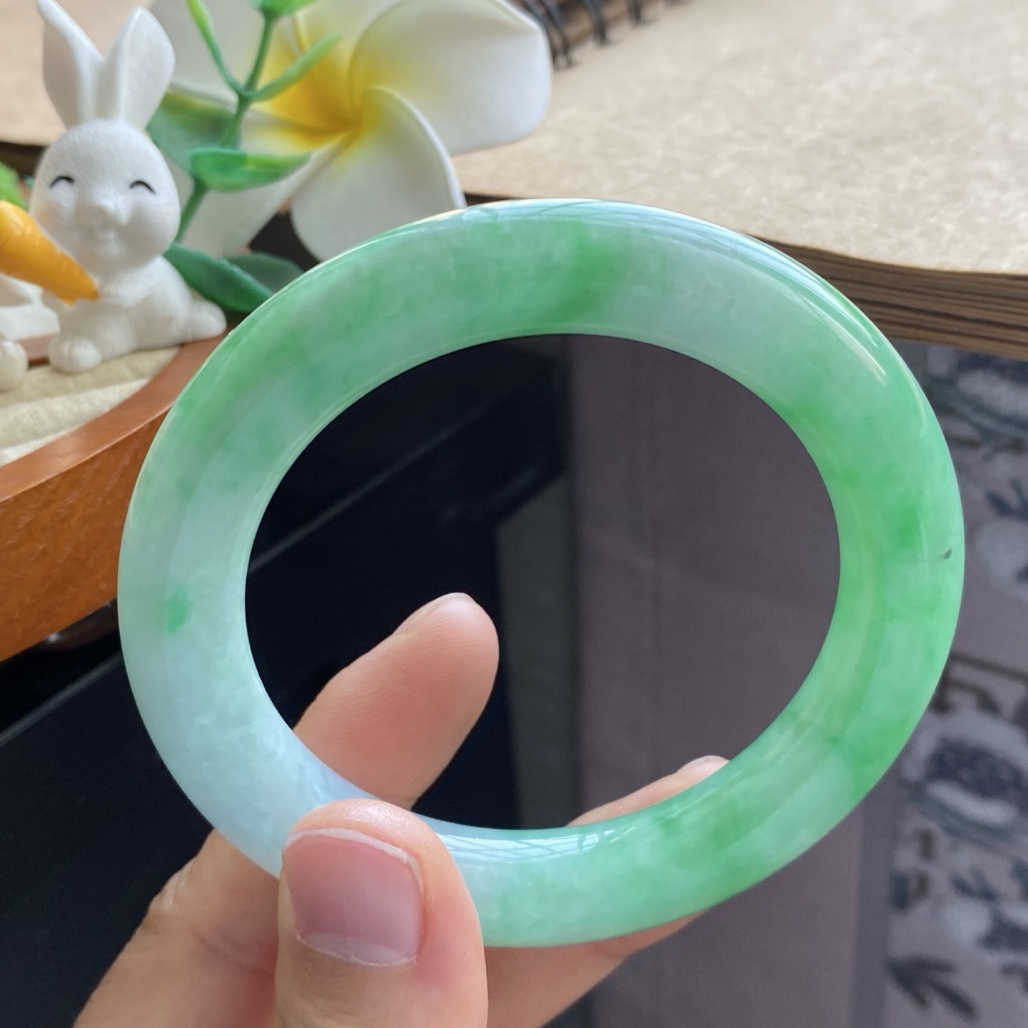 03.01批阳绿圆条1324号55-11.3-11腕上春！天然翡翠手镯