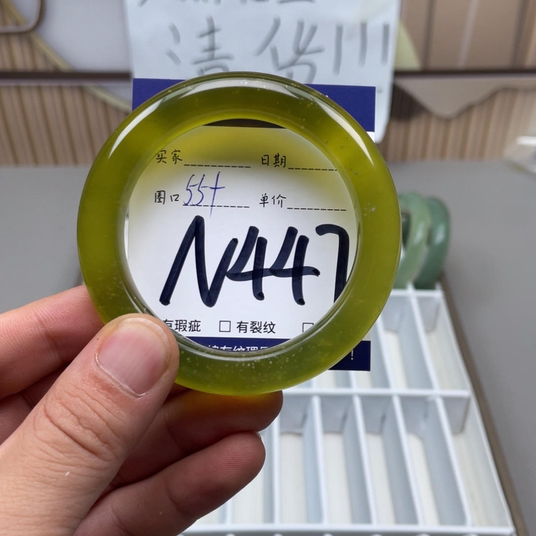 岫玉手镯手镯未镶嵌