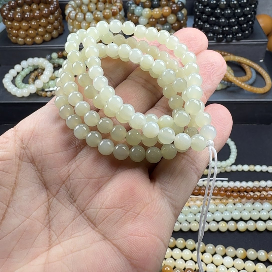 ε***e和田玉未镶嵌手链