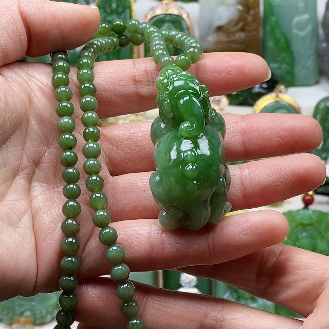 和田玉（碧玉）颈饰未镶嵌