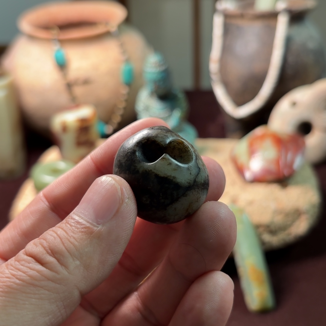 和田玉颈饰未镶嵌抱****哥