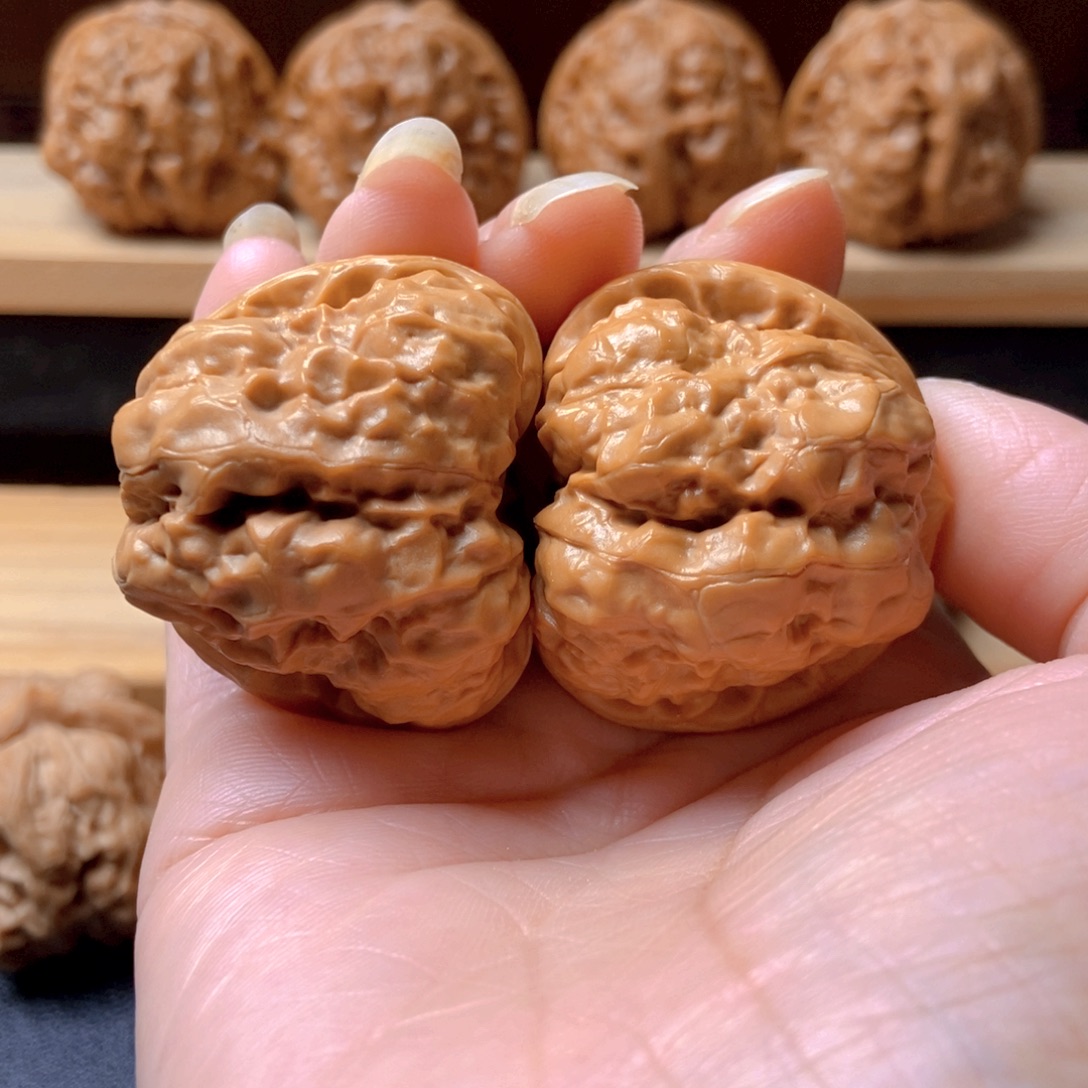 梁***食文玩核桃吊坠蛤蟆头