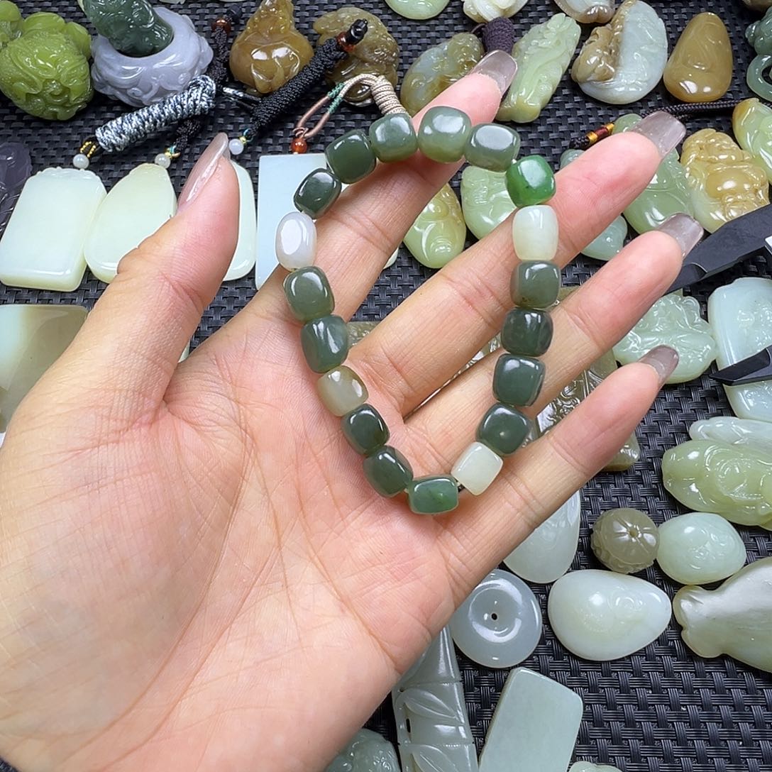 和田玉未镶嵌吊坠(不含链)福利漏，不退不换