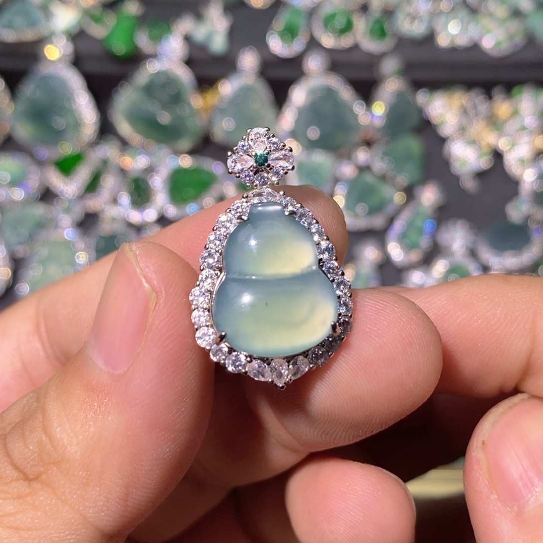 翡翠未镶嵌颈饰天然