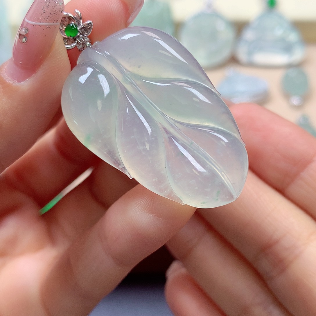 翡翠颈饰18K金镶嵌翡翠