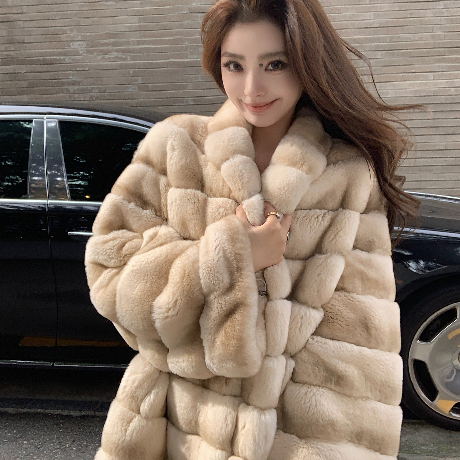 “龙猫獭兔"限量高品霜色獭兔毛 翻领外套