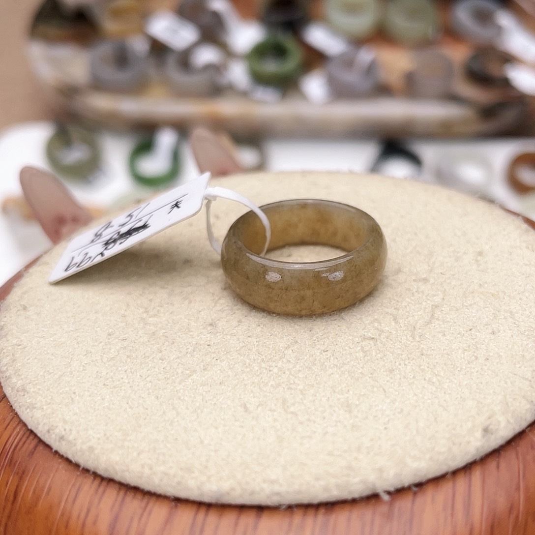 未镶嵌戒指和田玉（糖玉）c31飘糖轮胎16.4不退货