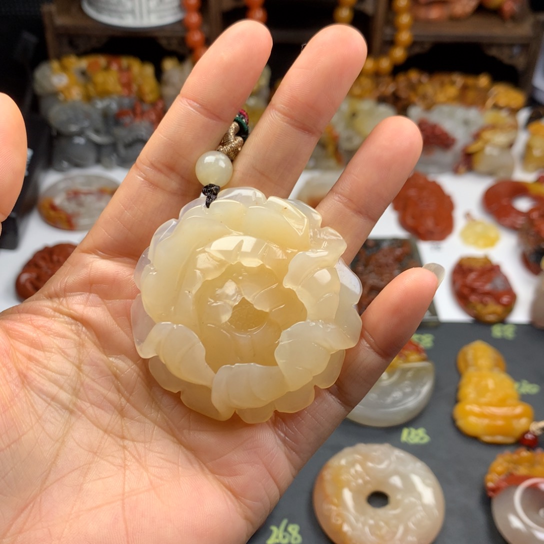 石英质玉（黄龙玉）挂件未镶嵌