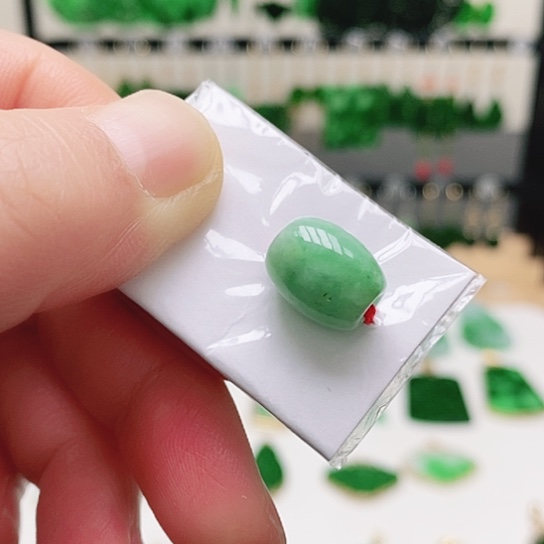 翡翠未镶嵌耳饰挂件
