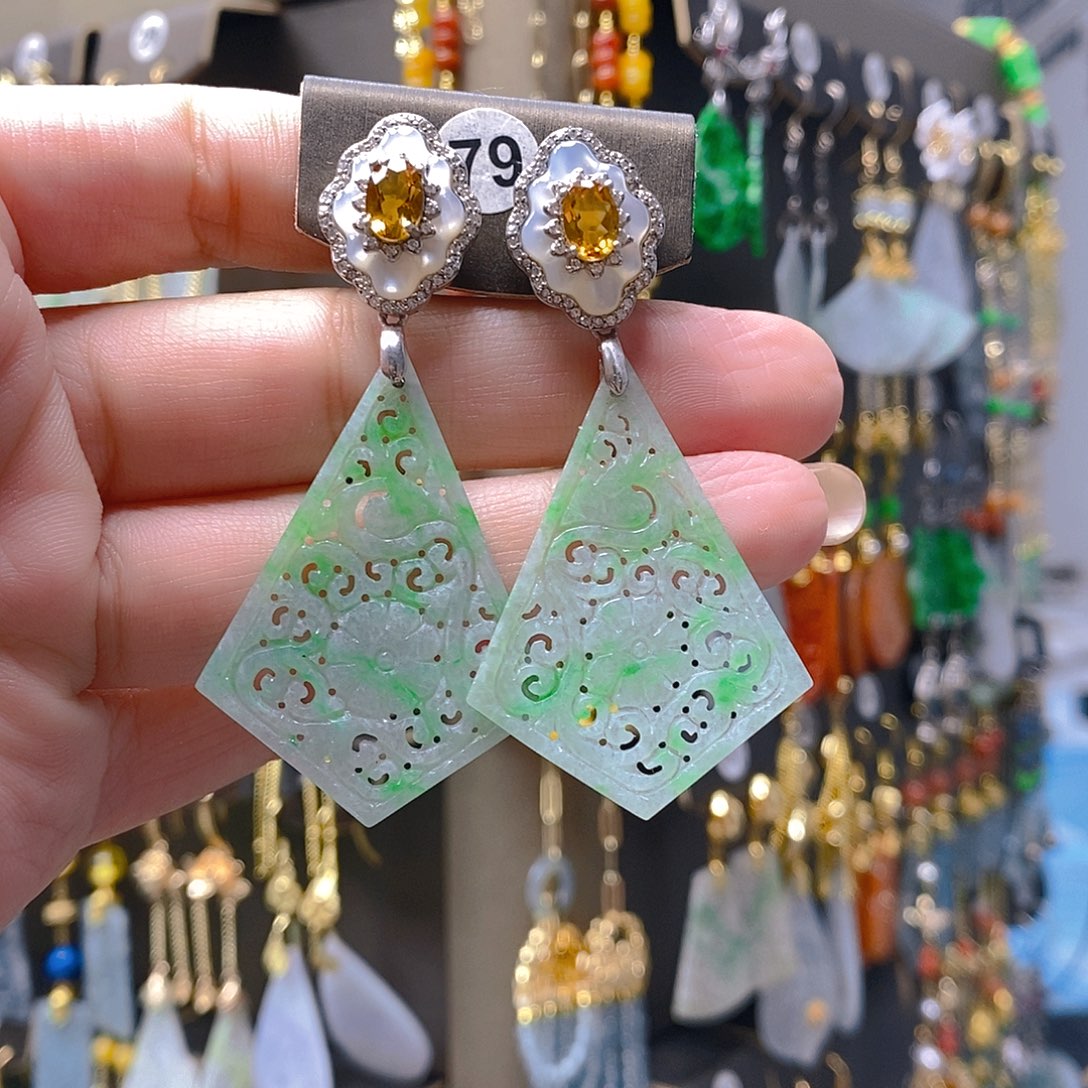 未镶嵌翡翠耳饰翡翠